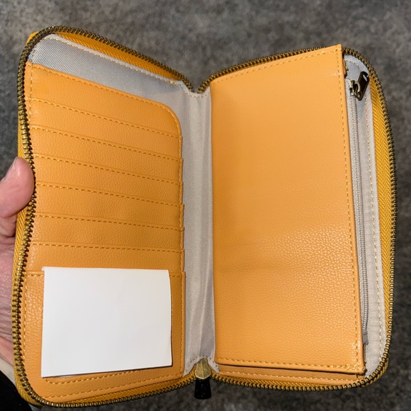 Thirty- One All About The Benjamins - Honey Yellow Smooth Pebble - Picture 5 of 9